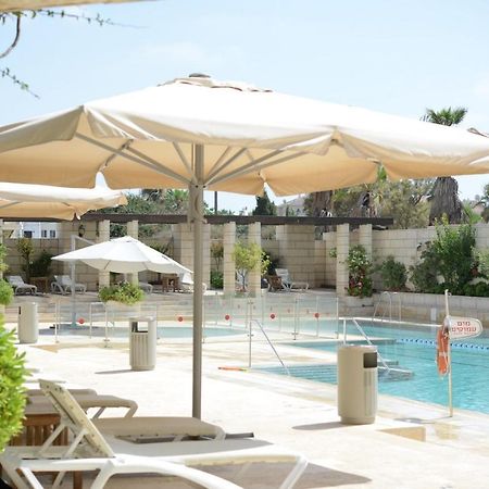 Andromeda Hill Apartments And Spa เทลอาวีฟ ภายนอก รูปภาพ