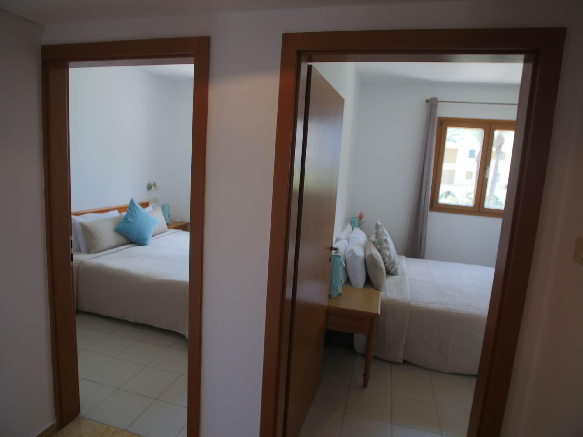 Andromeda Hill Apartments And Spa เทลอาวีฟ ภายนอก รูปภาพ