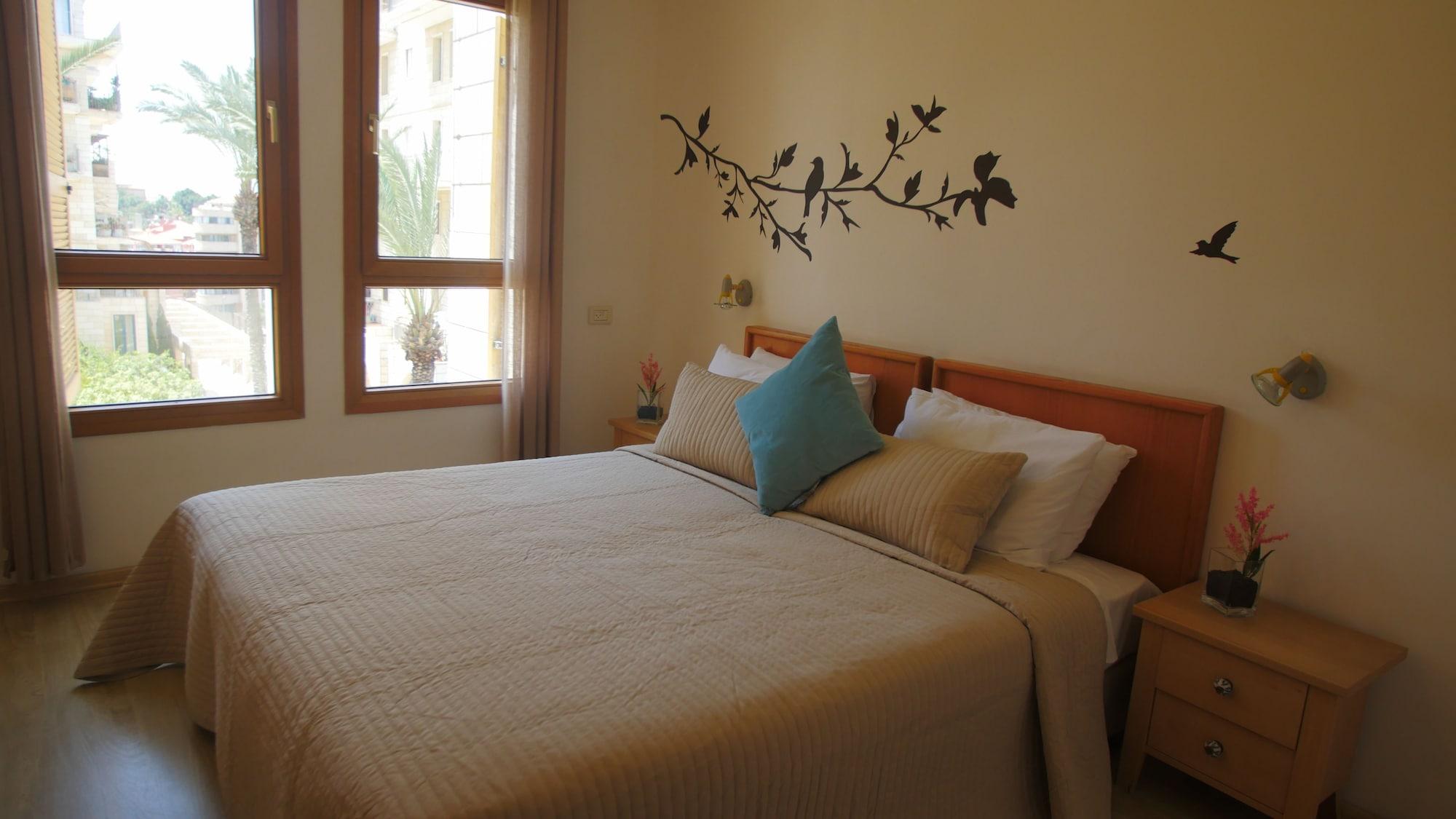 Andromeda Hill Apartments And Spa เทลอาวีฟ ภายนอก รูปภาพ