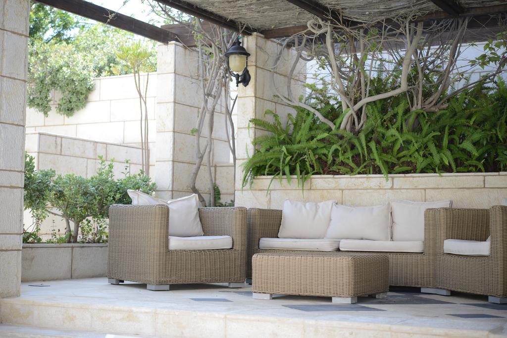 Andromeda Hill Apartments And Spa เทลอาวีฟ ภายนอก รูปภาพ