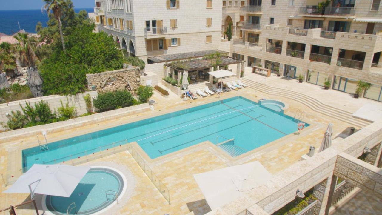 Andromeda Hill Apartments And Spa เทลอาวีฟ ภายนอก รูปภาพ